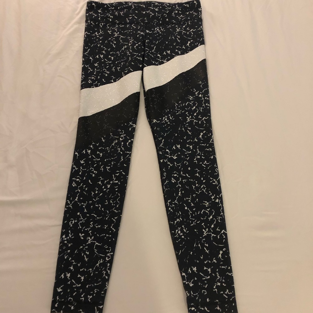 Under Armour Sz M Mirror Marble Leggings